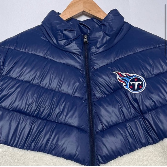 NFL Tennessee Titans Puffer Jacket Womens Sz
XXL Navy White Quilted Full Zip - Picture 2 of 9